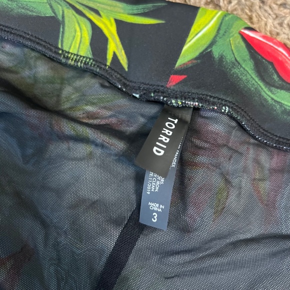 Torrid Tropical Swimsuit Set Racerback Top + High Waisted Shorts - Picture 14 of 15